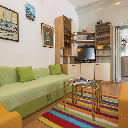 Awesome Apartment In Makarska With Kitchen 外观 照片